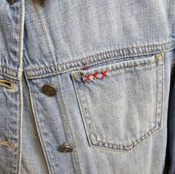 Nashville Cropped Denim Jacket Raw Hem Bell Sleeves Size Medium NWOT - Picture 4 of 9